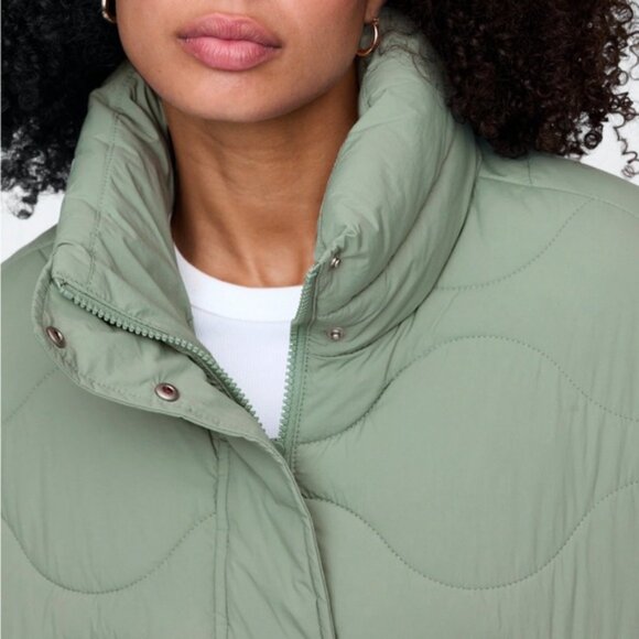 🆕 NWT Quilted Nylon Jacket, The GAP, Women’s Size Medium, Sage Green - Picture 8 of 10